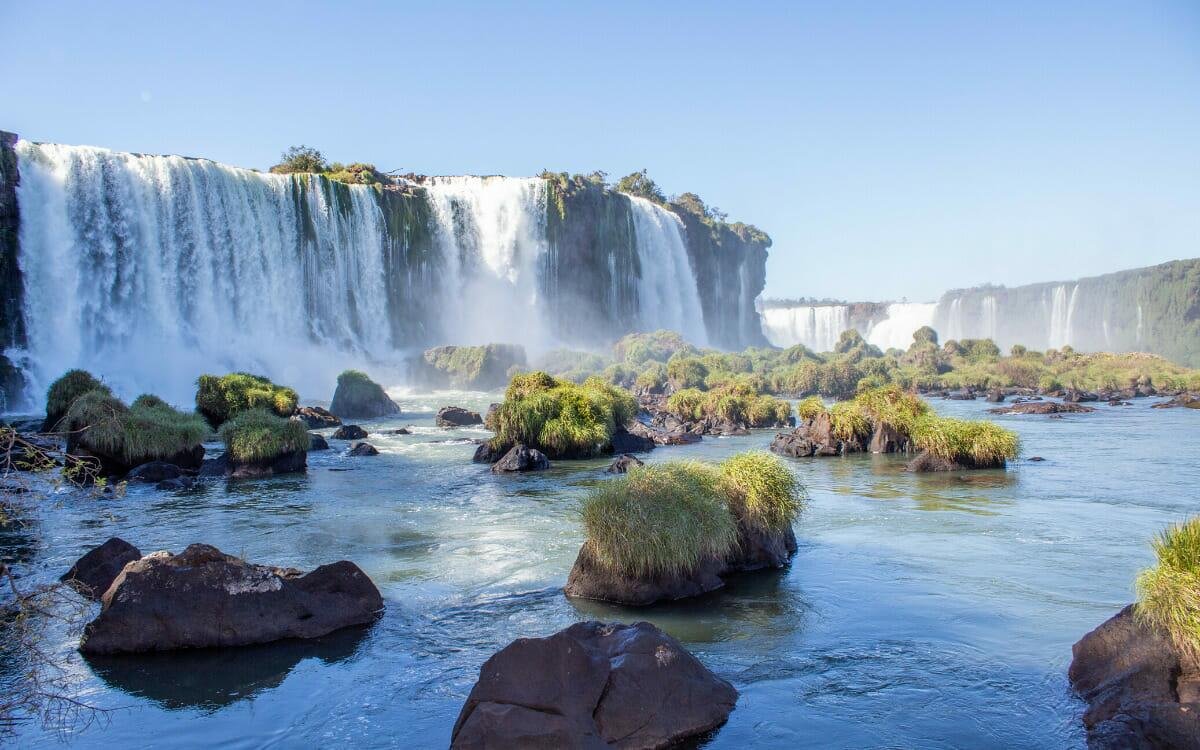 Ingressos para as Cataratas do Iguaçu: Explore as 275 Quedas d'Água, com Alturas de até 80 Metros!