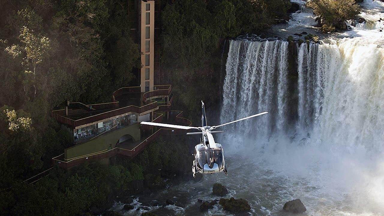 Helisul, voo panorâmico de helicóptero pelas cataratas!