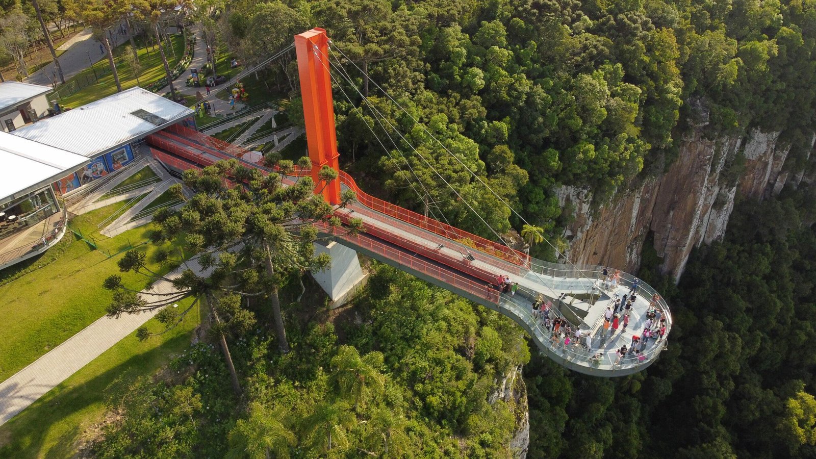 Passaporte para sentir a adrenalina a 360 metros de altura!