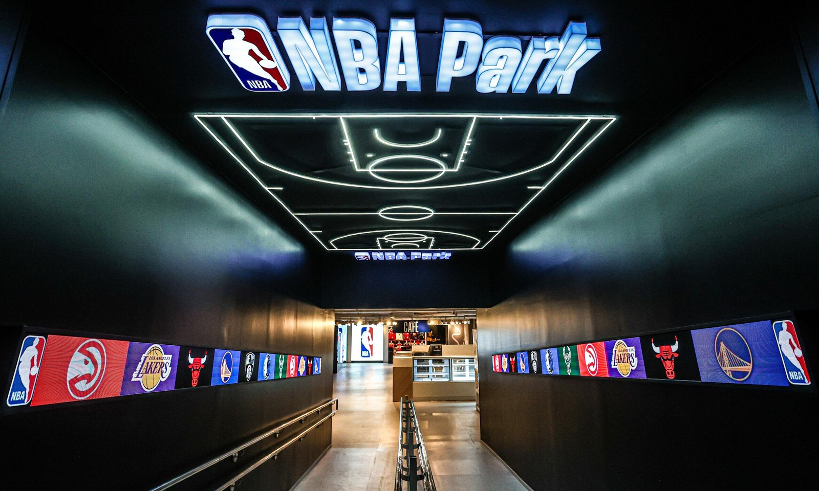 Viva o jogo no maior espaço da NBA do mundo!