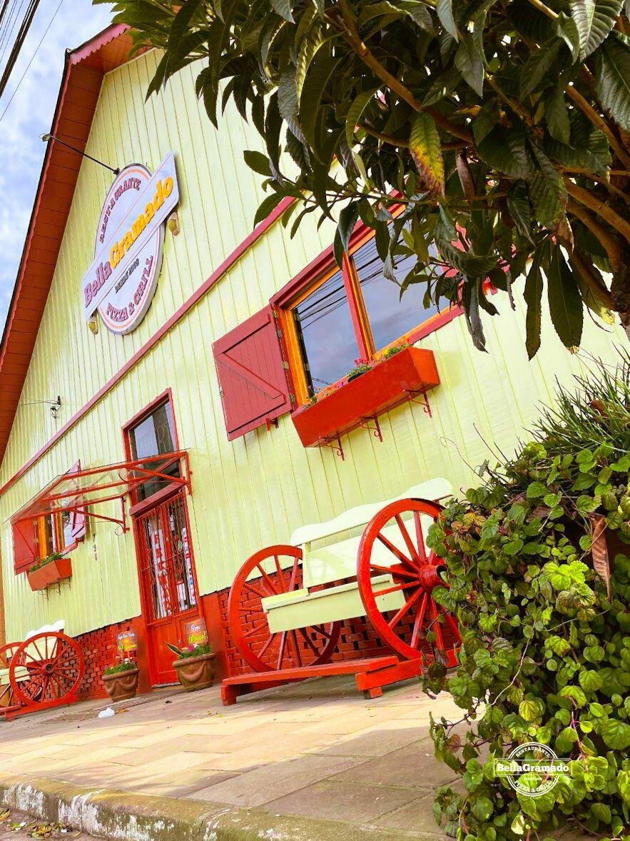 Experimente O MELHOR Buffet LIVRE com Churrasco, Saladas e Sobremesa em Gramado!