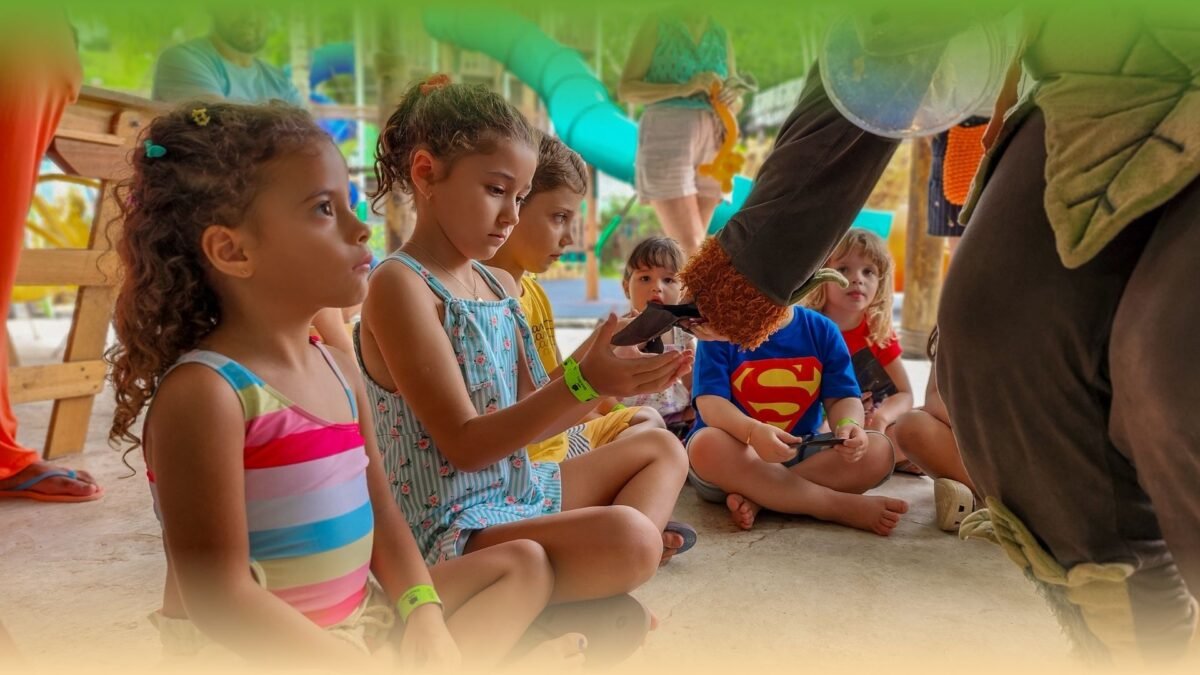 Parque Terra Atlântica - Explore o Maior Playground da Região, repleto de atrações emocionantes como escorregadores radicais de até 10 metros.