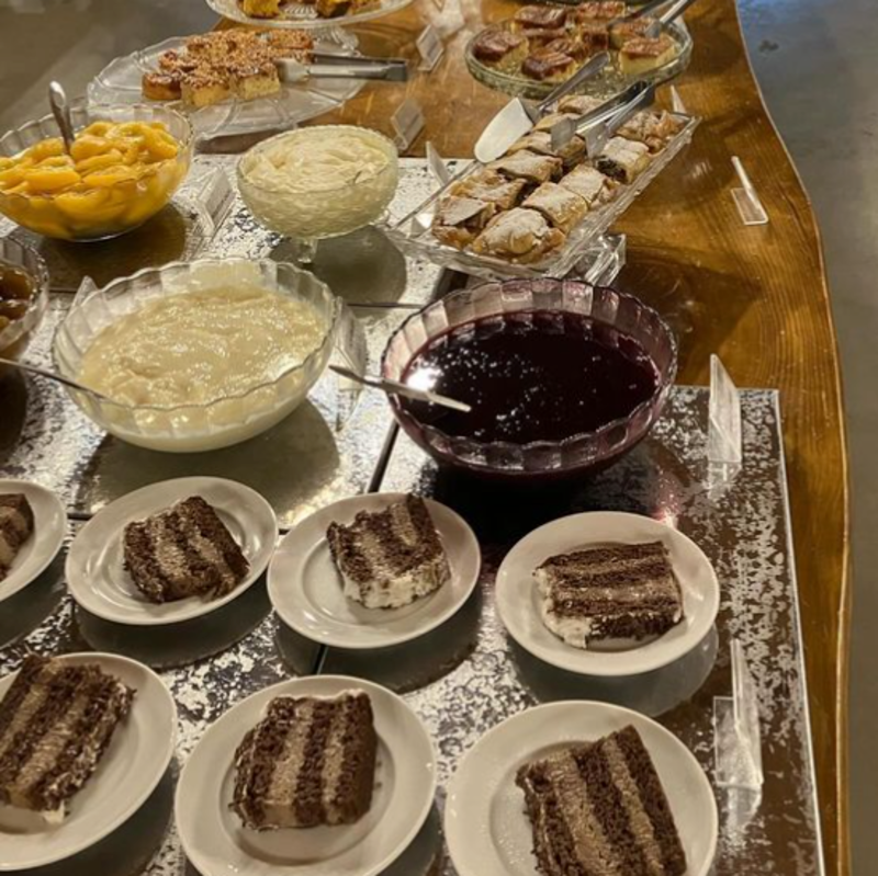 O tradicional café colonial da família Foss, com música típica italiana no Caffé Della Nonna, em Gramado!