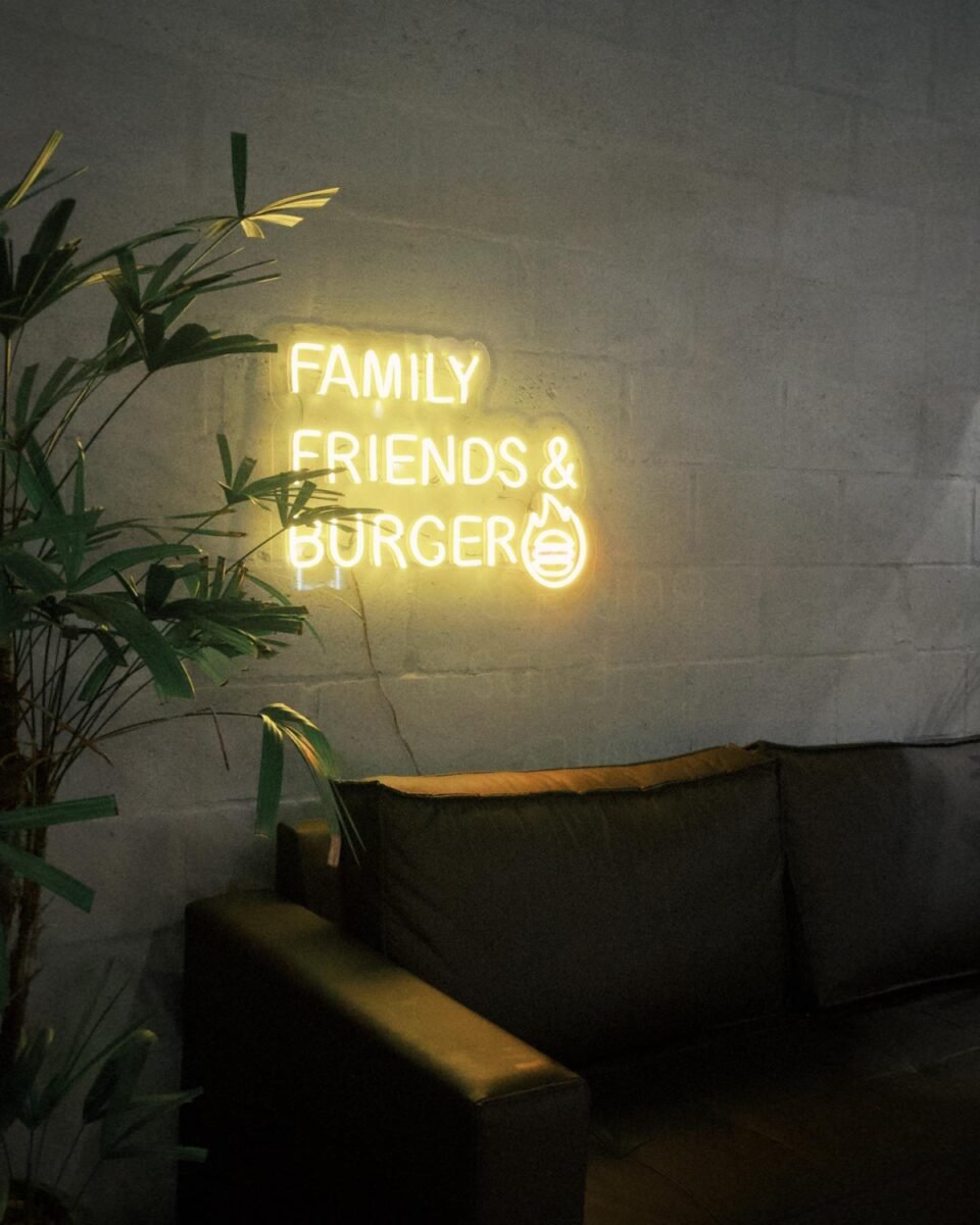 Burgers irresistíveis + Batata: escolha o seu favorito em Viamão!