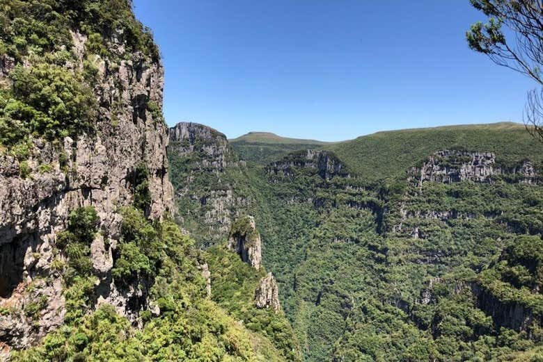 Trilha pela Pedra Furada em Urubici: Natureza em Estado Puro!