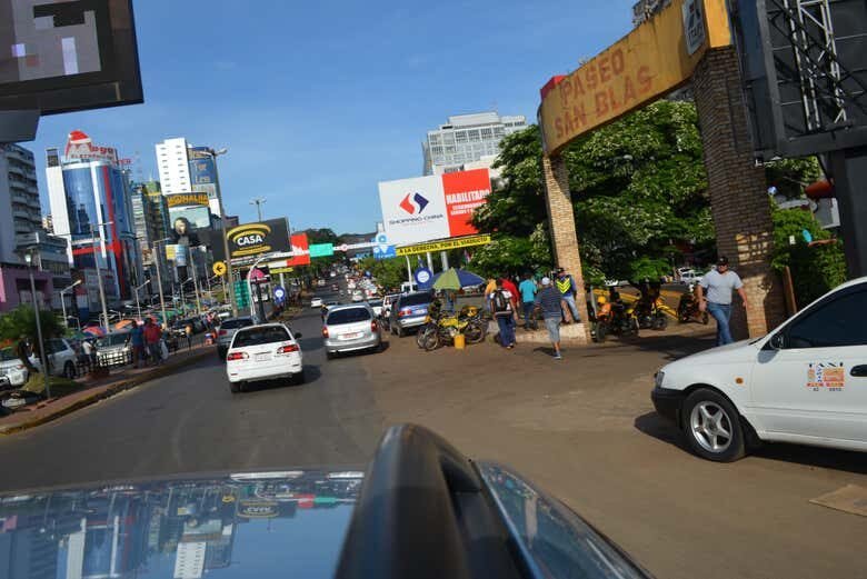 Tour de Compras no Paraguai: Descubra Ciudad del Este e seus Encantos Locais!