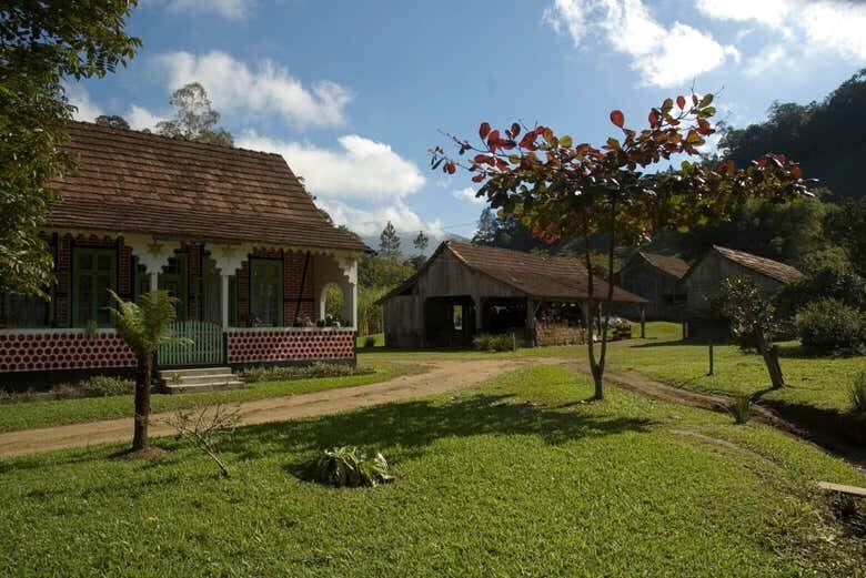 Explore as Origens Alemãs no Vale Europeu: Excursão a Blumenau e Pomerode!