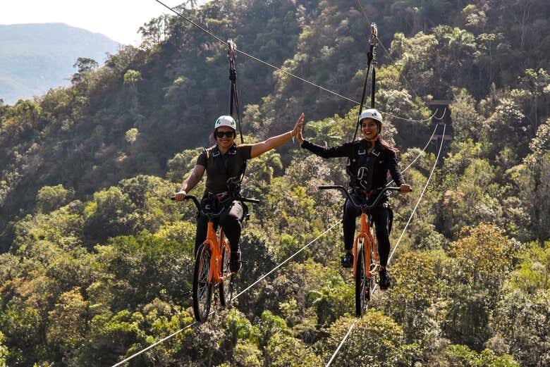 Voe pedalando: Skybike em Praia Grande!