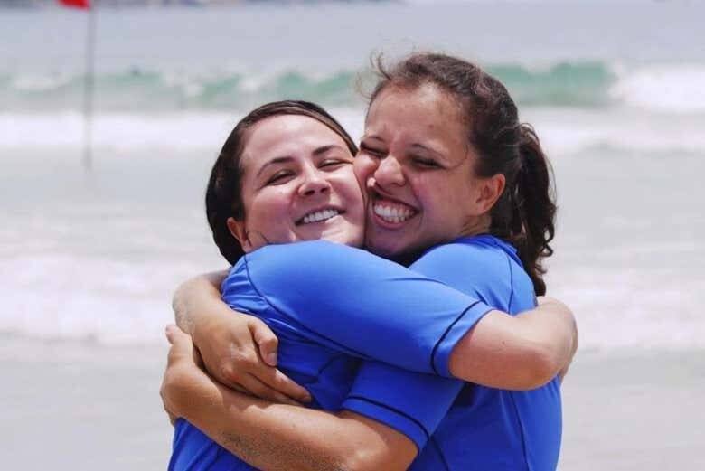 Desfrute de Aulas de Surfe Incríveis nas Praias de Bombinhas!