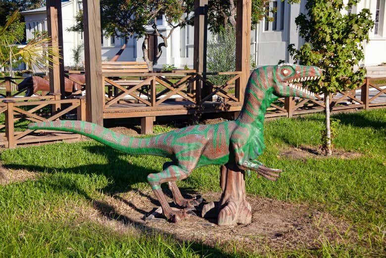 Viagem ao Mundo dos Dinossauros: Tour Paleontológico na Quarta Colônia!