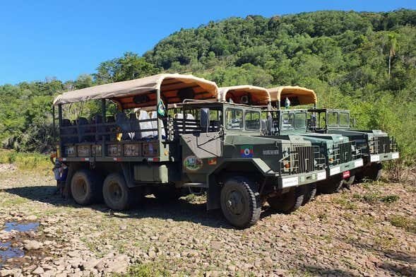 Aventura Colonial sobre Rodas: Passeio de Caminhão Militar em Ivorá e Quarta Colônia!
