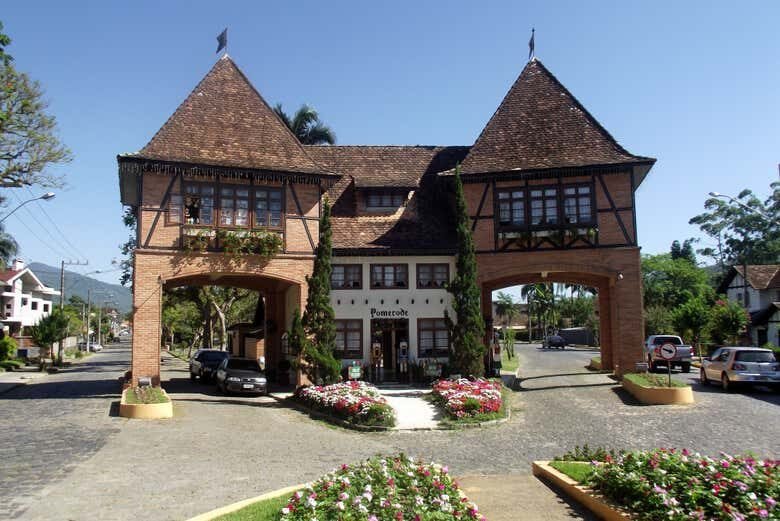 Explore as Origens Alemãs no Vale Europeu: Excursão a Blumenau e Pomerode!