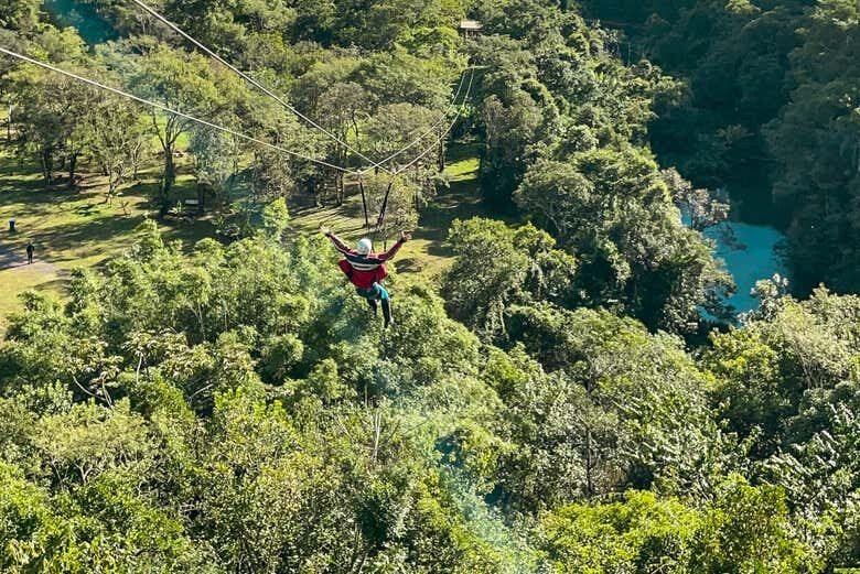 Voe sobre os cânions: Tirolesa em Praia Grande!