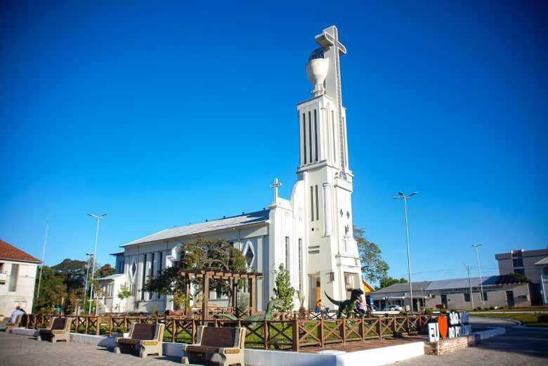 Viagem ao Mundo dos Dinossauros: Tour Paleontológico na Quarta Colônia!