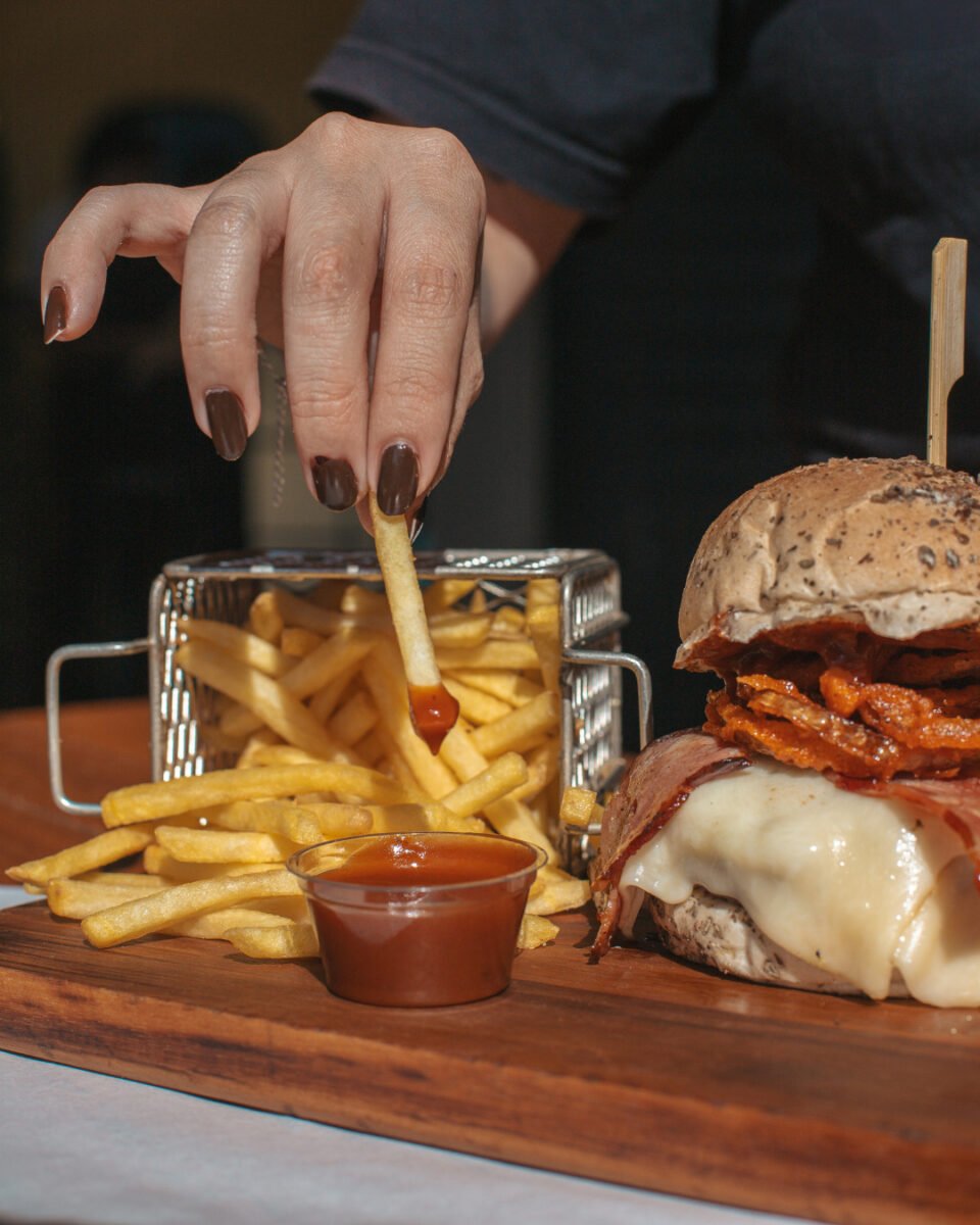 Sabores do Fogo: Cortes Nobres e Burgers Incríveis!