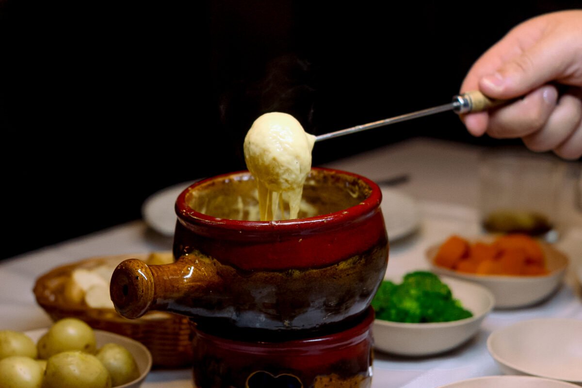 SequĂȘncia de Fondue Tradicional Ilimitada, ao lado da rua coberta!